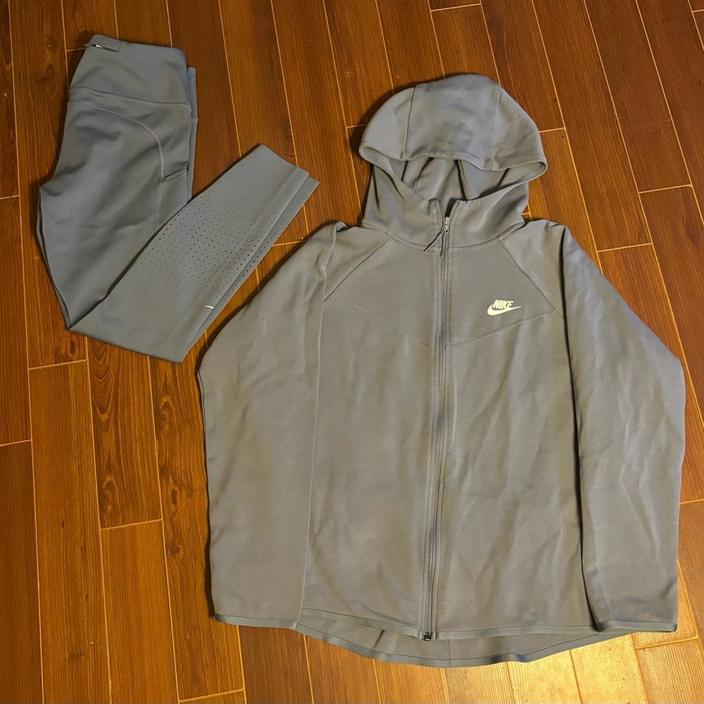 Matching Nike workout set